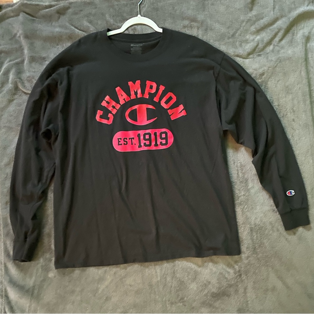 Men’s Champion long sleeve tee- Gently worn!